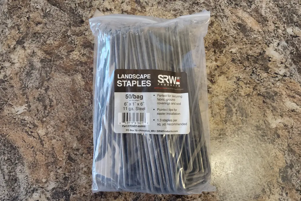 Landscape pins pack of 50