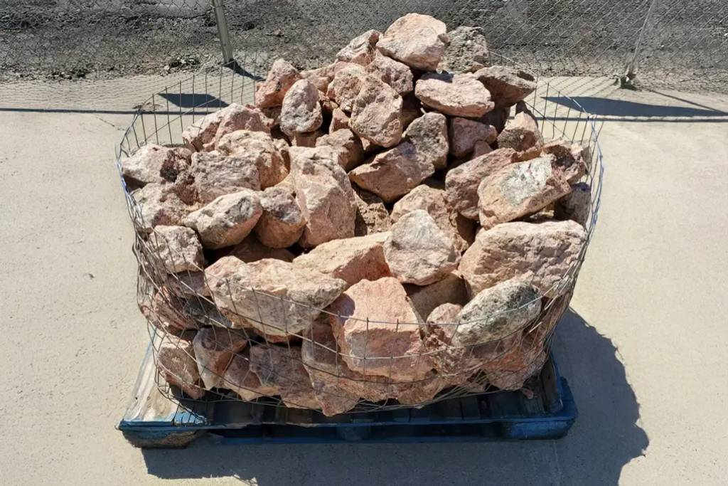 Royal Gorge Pink 8" - 20"