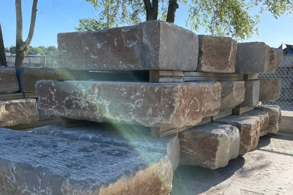 12" Milled Top and Bottom Limestone Retaining Wall Block